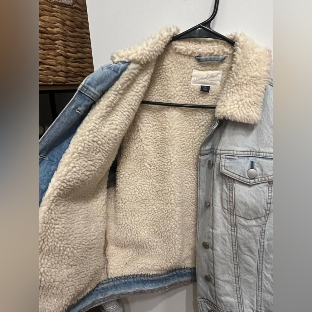 Faux Sherpa lined over-sized Jean jacket - Universal Thread - Picture 3 of 4